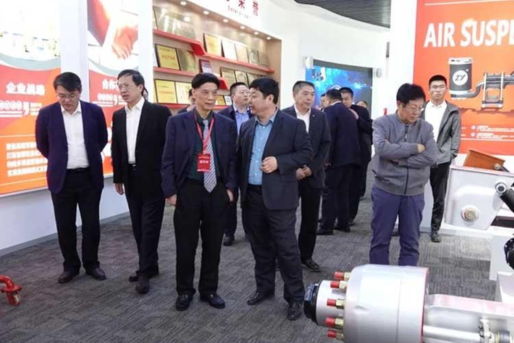 歡迎武漢理工大學(xué)書記信思金，俄羅斯外籍院士周祖德、張鐵柱一行蒞臨正陽集團參觀調(diào)研